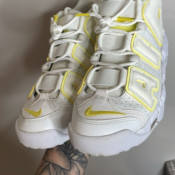 Nike | Women’s Uptempo Sneakers in Light Citron Size 7 - Picture 3 of 8